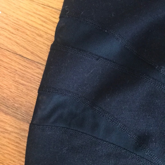 Black mesh crop workout leggings - Picture 2 of 3